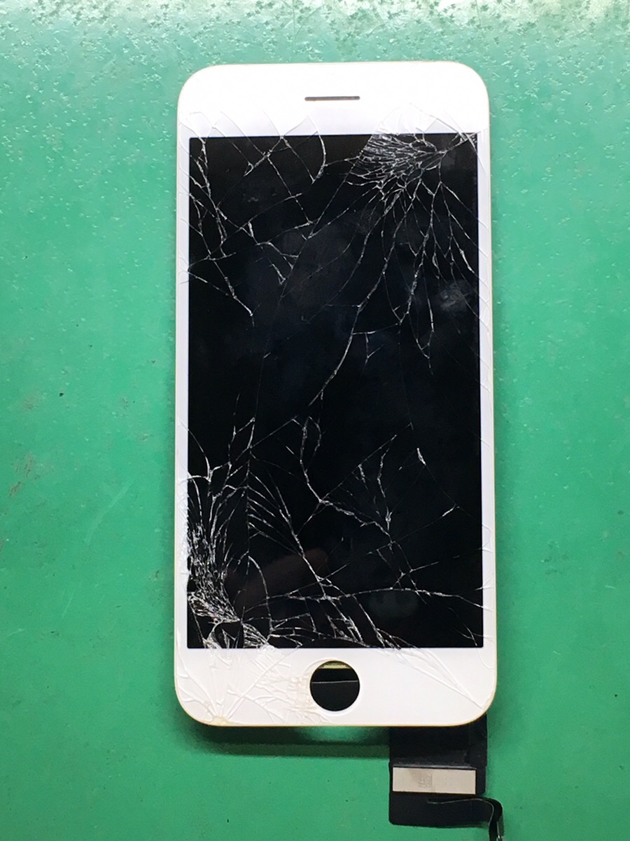 iPhone7 画面割れ液晶故障 札幌市白石区より 『画面が映らない・・・』